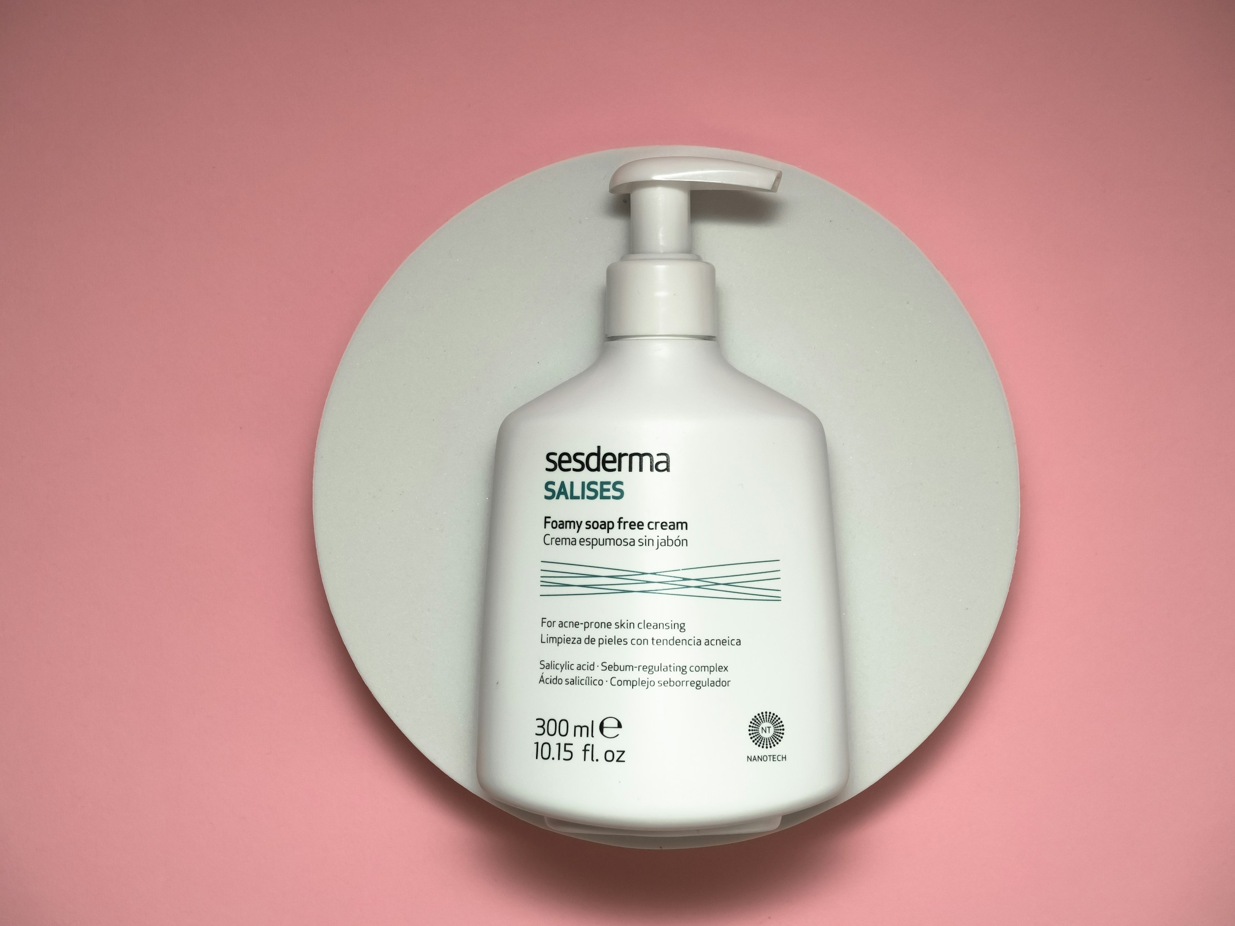 bottle cream - Cosmetic Product Photography