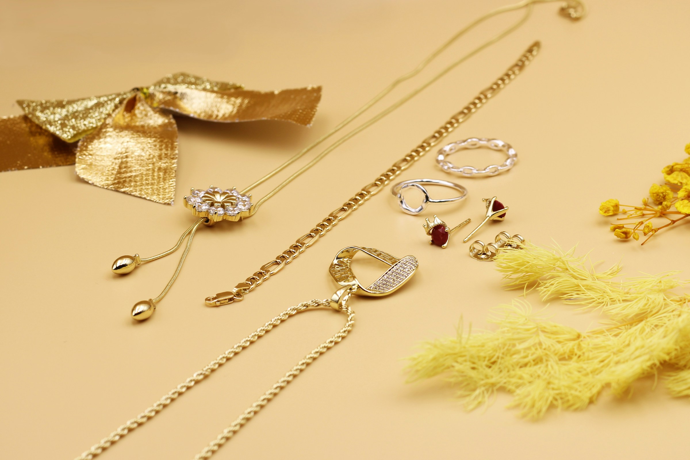 beautiful photos of jewelry - Creative Jewellery Photography