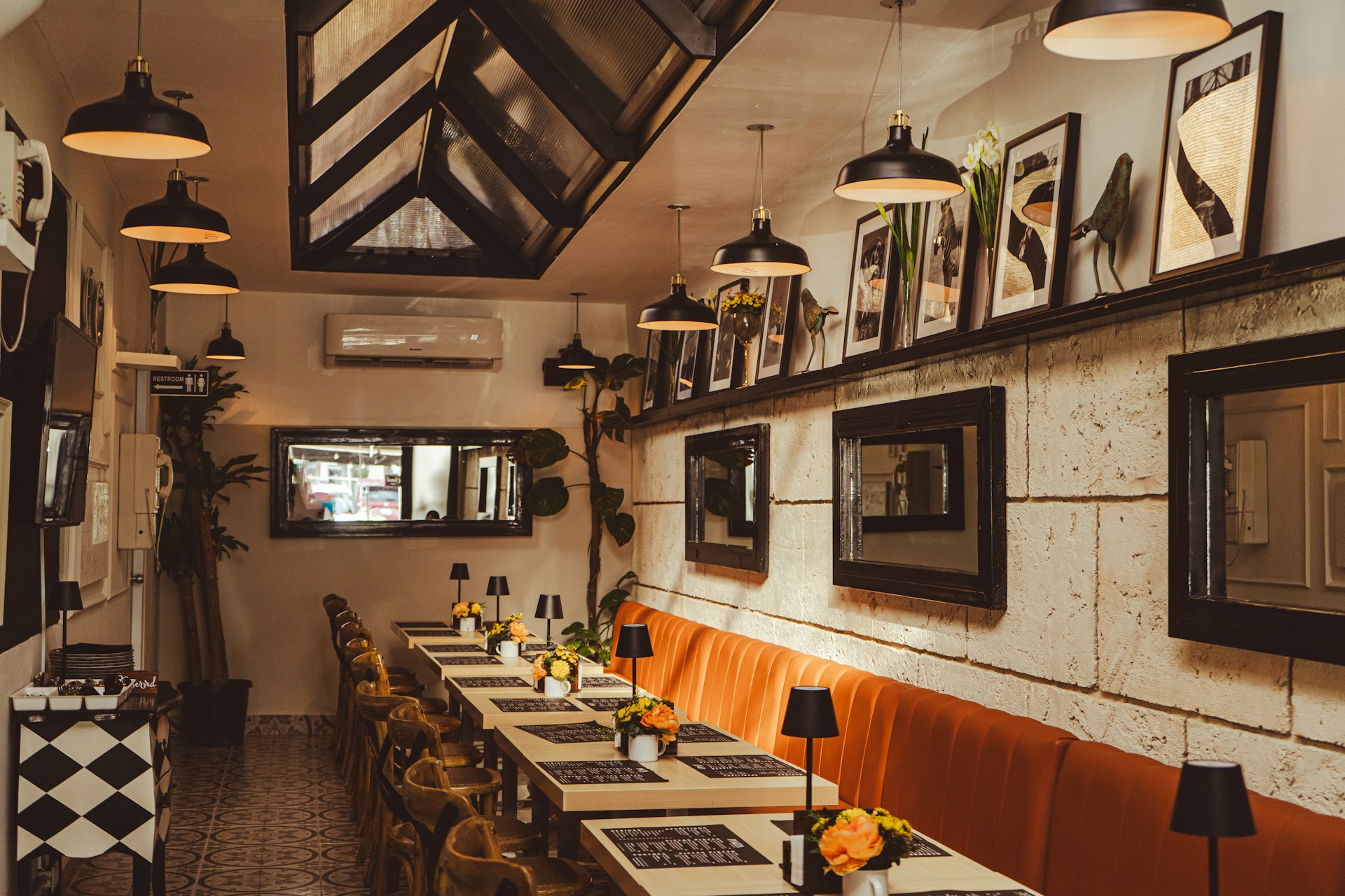 a beautiful restaurant - Restaurant Photography